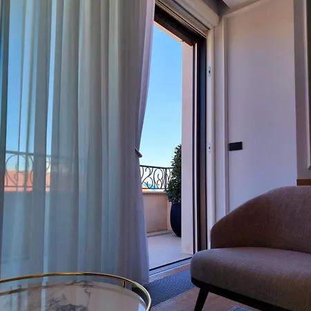 Apartman Unique Premium Penthouse With And Gym In Dedinje Belgrád