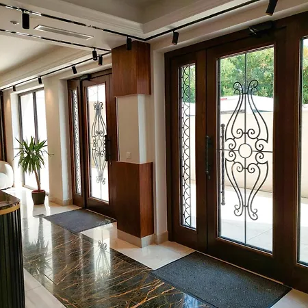 Unique Premium Penthouse With And Gym In Dedinje Belgrád