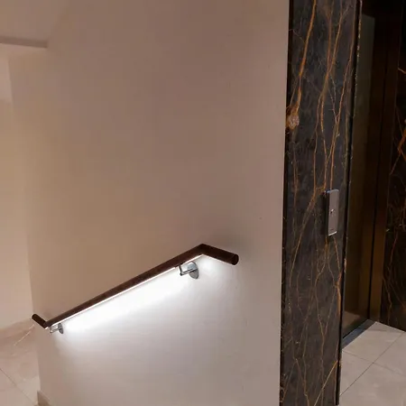 Apartman Unique Premium Penthouse With And Gym In Dedinje